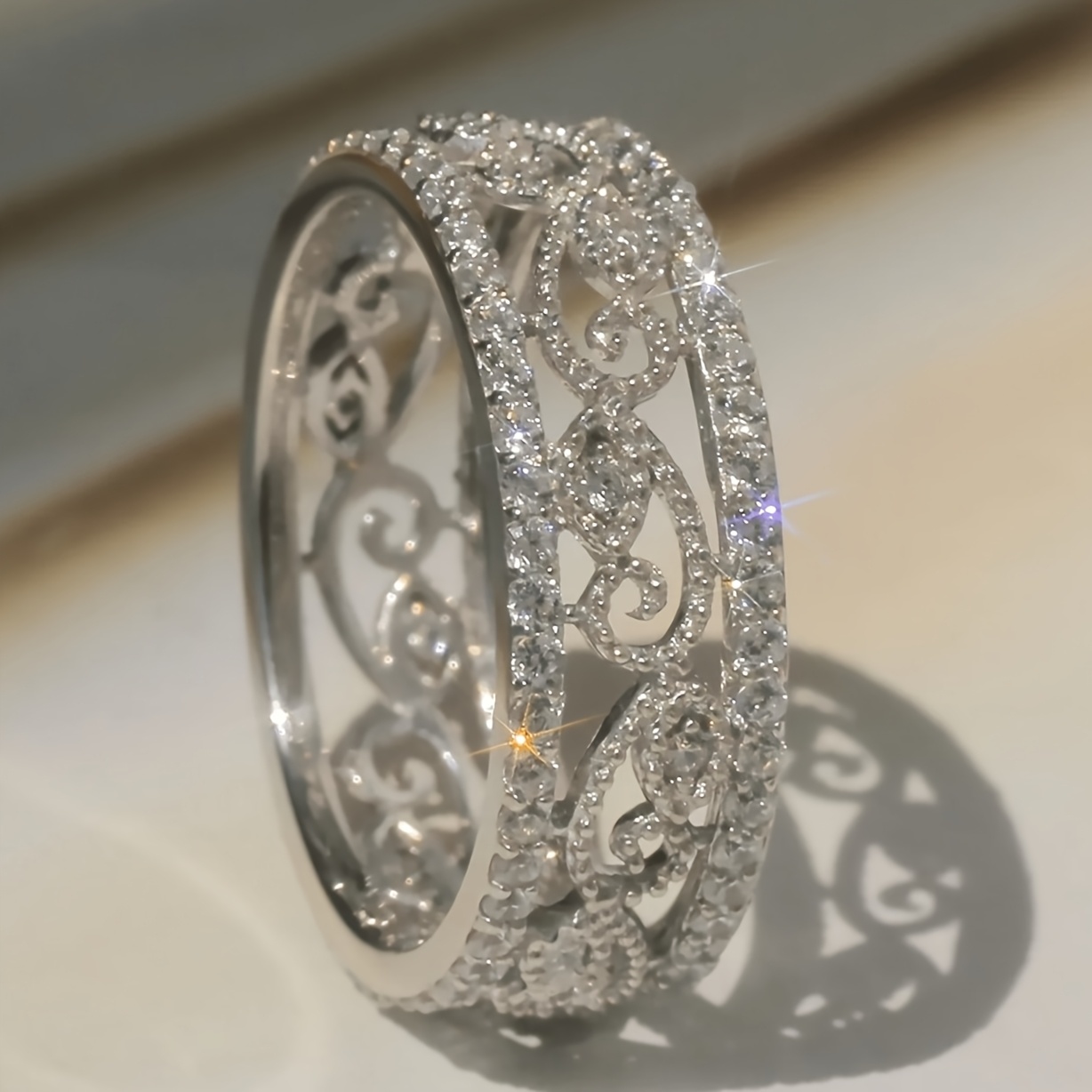 Women's Elegant Zirconia Inset Ring, Simple & Luxurious